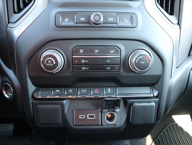 2024 Chevrolet Silverado 1500 4WD Crew Cab Short Bed Custom