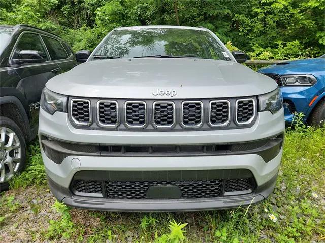 2024 Jeep Compass COMPASS LATITUDE LUX 4X4