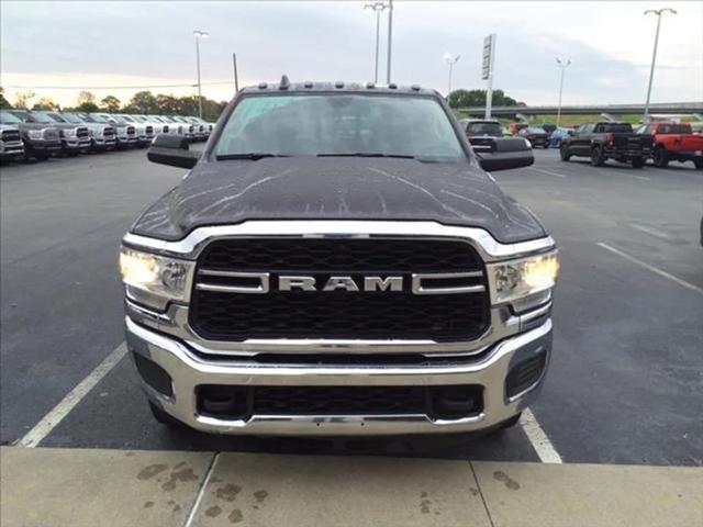 2019 RAM 3500 Tradesman Crew Cab 4x4 8 Box