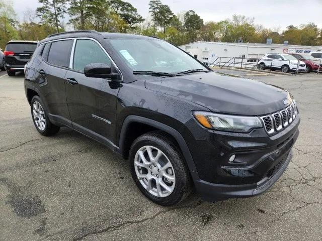 2024 Jeep Compass COMPASS LATITUDE LUX 4X4