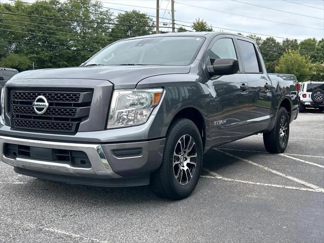 2022 Nissan Titan SV