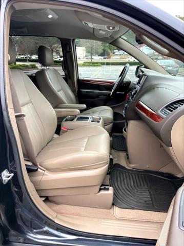 2014 Chrysler Town & Country Touring