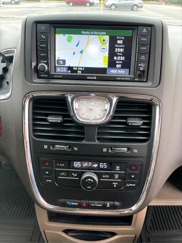 2014 Chrysler Town & Country Touring
