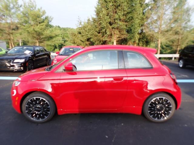 2024 Fiat FIAT 500e 500e INSPI(RED)