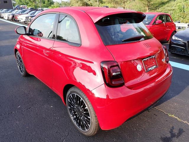 2024 Fiat FIAT 500e 500e INSPI(RED)