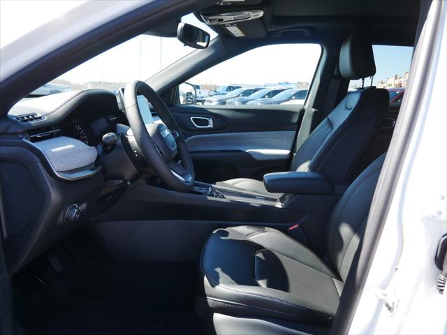 2024 Jeep Compass Latitude Lux FWD