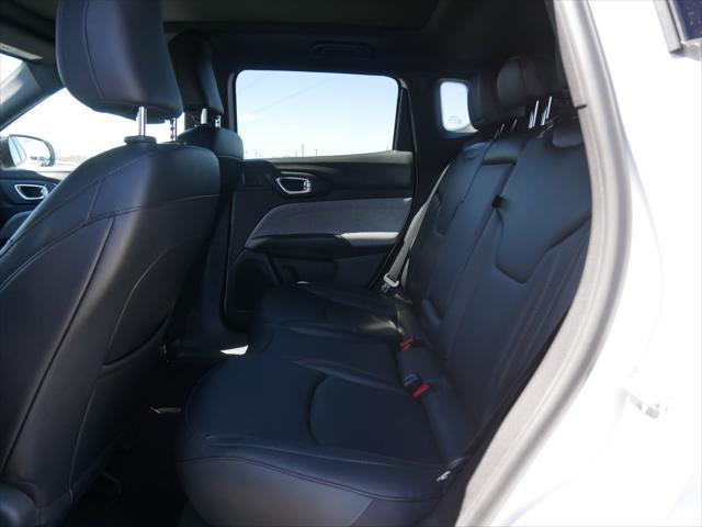 2024 Jeep Compass Latitude Lux FWD