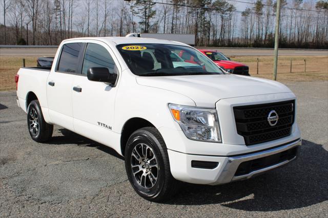 2022 Nissan Titan Crew Cab SV 4x4 for sale in Pilot Mountain, NC