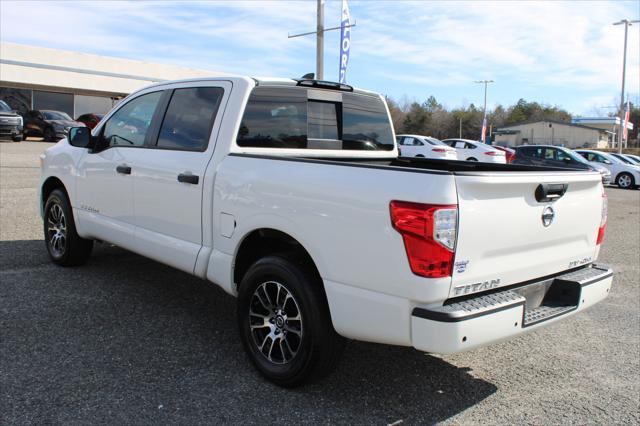 2022 Nissan Titan Crew Cab SV 4x4
