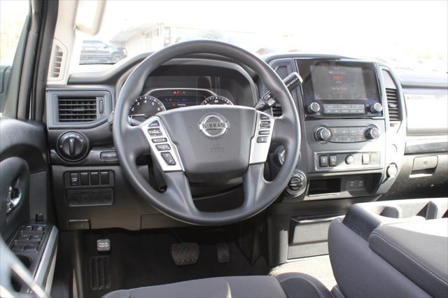 2022 Nissan Titan Crew Cab SV 4x4
