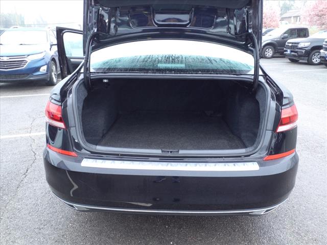 2022 Volkswagen Passat 2.0T SE