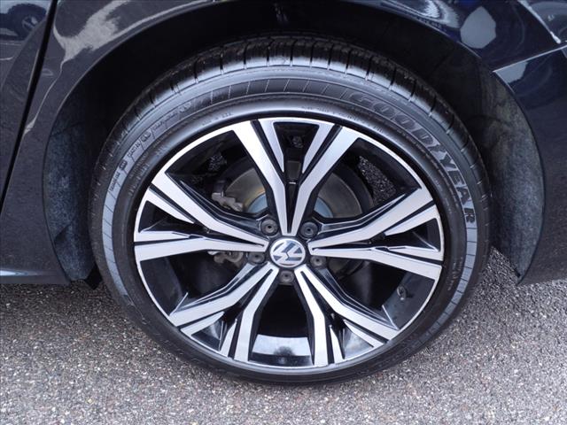 2022 Volkswagen Passat 2.0T SE