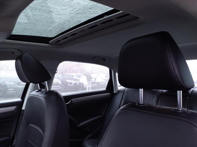 2022 Volkswagen Passat 2.0T SE