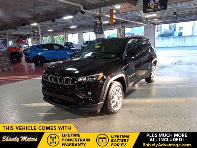 2024 Jeep Compass COMPASS LATITUDE LUX 4X4