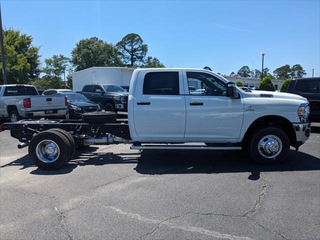 2024 RAM Ram 3500 Chassis Cab RAM 3500 TRADESMAN CREW CAB CHASSIS 4X4 60 CA