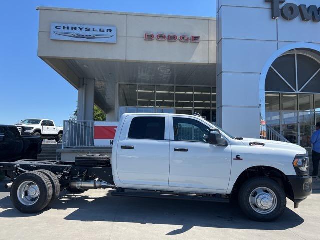 2024 RAM Ram 3500 Chassis Cab RAM 3500 TRADESMAN CREW CAB CHASSIS 4X4 60 CA