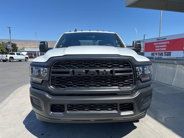 2024 RAM Ram 3500 Chassis Cab RAM 3500 TRADESMAN CREW CAB CHASSIS 4X4 60 CA