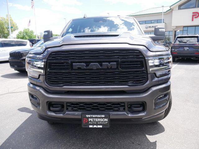 2024 RAM Ram 3500 RAM 3500 LIMITED CREW CAB 4X4 8 BOX