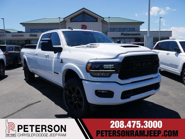 2024 RAM Ram 3500 RAM 3500 LIMITED CREW CAB 4X4 8 BOX