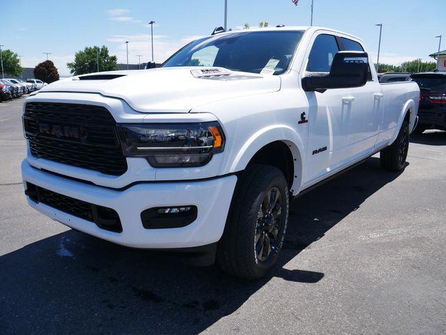 2024 RAM Ram 3500 RAM 3500 LIMITED CREW CAB 4X4 8 BOX