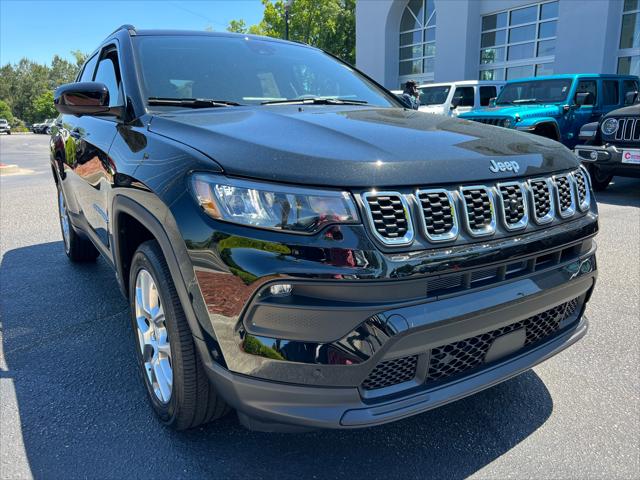 2024 Jeep Compass COMPASS LATITUDE LUX 4X4