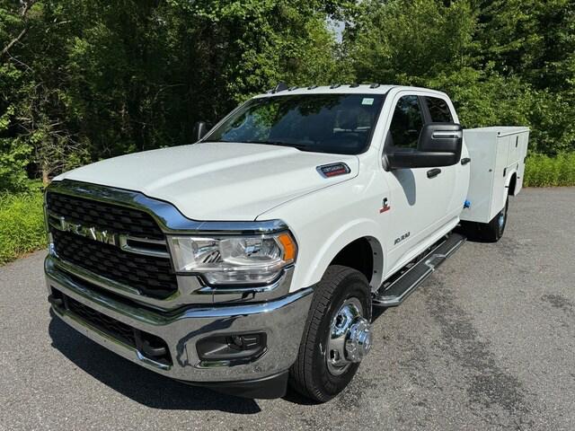 2024 RAM Ram 3500 Chassis Cab RAM 3500 SLT CREW CAB CHASSIS 4X4 60 CA