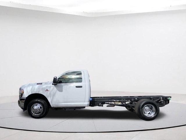 2024 RAM Ram 3500 Chassis Cab RAM 3500 TRADESMAN CHASSIS REGULAR CAB 4X2 84 CA