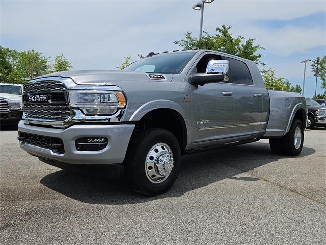 2024 RAM Ram 3500 RAM 3500 LIMITED MEGA CAB 4X4 64 BOX