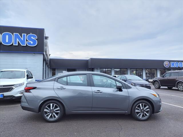 2021 Nissan Versa SV Xtronic CVT