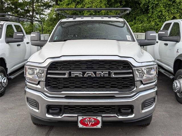 2024 RAM Ram 3500 Chassis Cab RAM 3500 TRADESMAN CREW CAB CHASSIS 4X4 60 CA