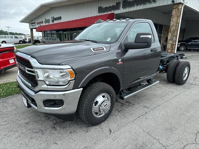 2024 RAM Ram 3500 Chassis Cab RAM 3500 TRADESMAN CHASSIS REGULAR CAB 4X4 60 CA