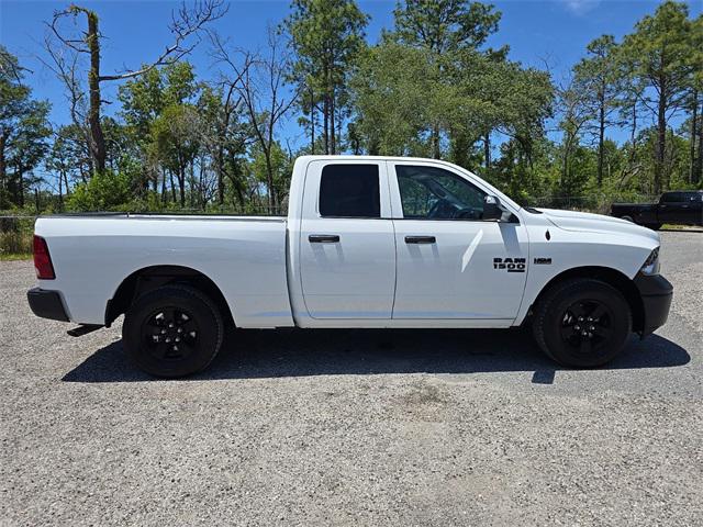 2024 RAM Ram 1500 Classic RAM 1500 CLASSIC TRADESMAN QUAD CAB 4X4 64 BOX