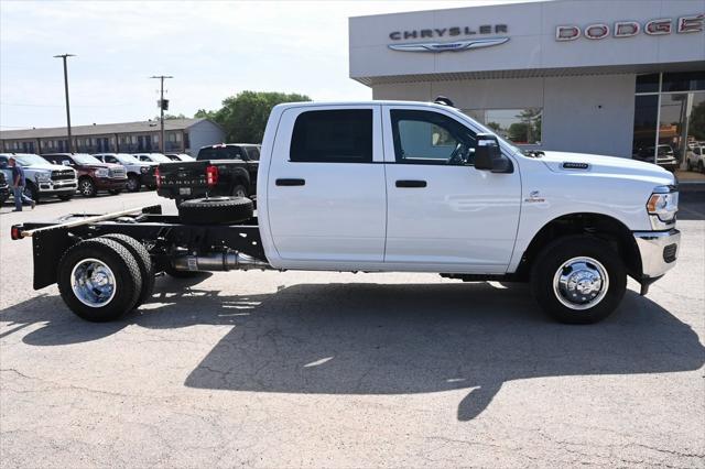 2024 RAM Ram 3500 Chassis Cab RAM 3500 TRADESMAN CREW CAB CHASSIS 4X4 60 CA