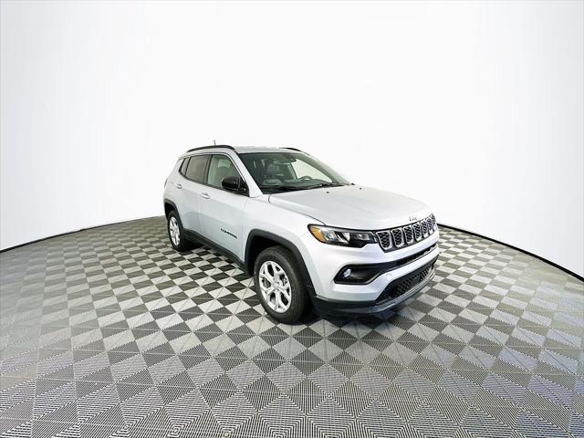 2024 Jeep Compass COMPASS LATITUDE 4X4