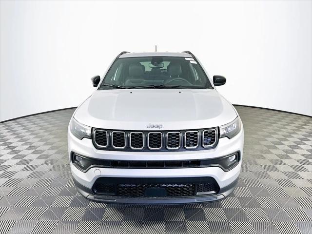 2024 Jeep Compass COMPASS LATITUDE 4X4