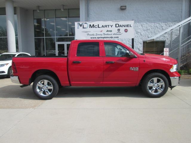 2024 RAM Ram 1500 Classic RAM 1500 CLASSIC TRADESMAN CREW CAB 4X4 57 BOX