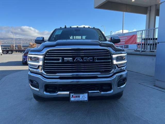 2022 RAM 3500 Laramie Crew Cab 4x4 8 Box