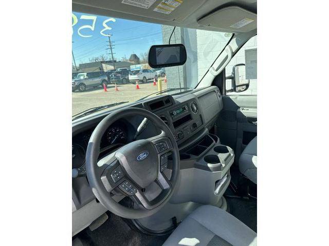 2024 Ford E-350 Cutaway Base