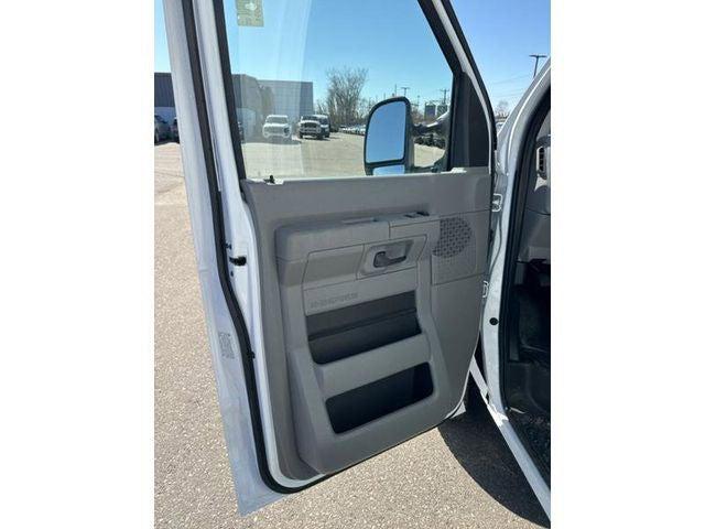 2024 Ford E-350 Cutaway Base