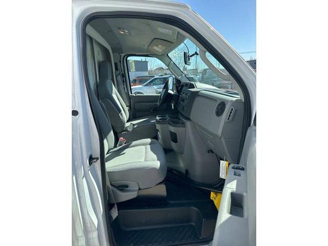2024 Ford E-350 Cutaway Base