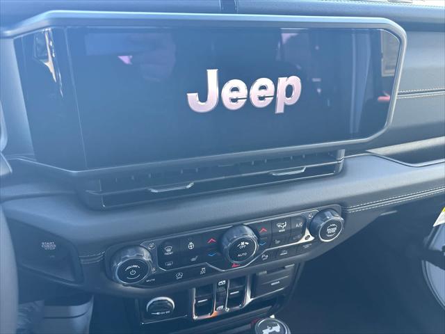 2024 Jeep Wrangler 4-Door Sahara 4x4