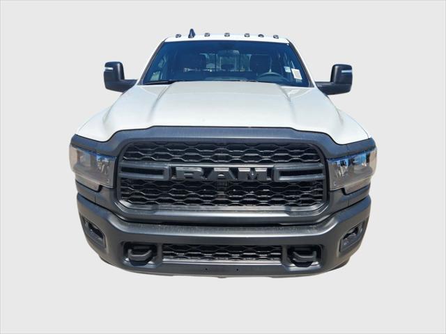 2024 RAM Ram 3500 Chassis Cab RAM 3500 TRADESMAN CREW CAB CHASSIS 4X4 60 CA