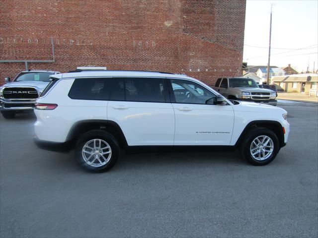 2022 Jeep Grand Cherokee L Laredo 4x4