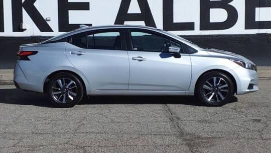 2021 Nissan Versa SV Xtronic CVT