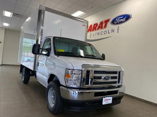 2024 Ford E-350 Cutaway E-350 SRW 138 WB