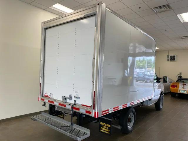 2024 Ford E-350 Cutaway E-350 SRW 138 WB