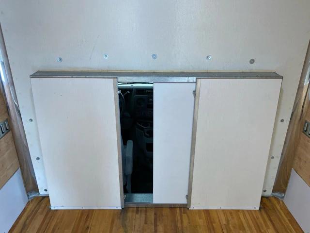 2024 Ford E-350 Cutaway E-350 SRW 138 WB