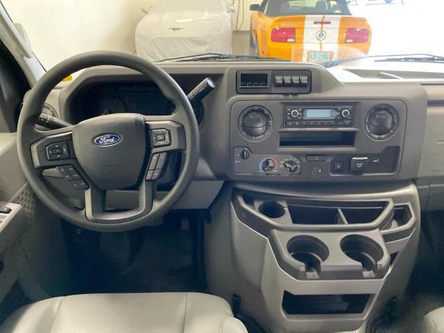 2024 Ford E-350 Cutaway E-350 SRW 138 WB