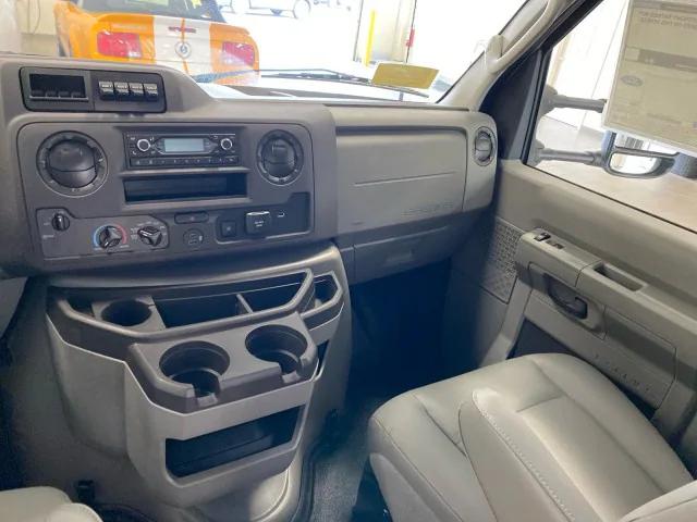 2024 Ford E-350 Cutaway E-350 SRW 138 WB