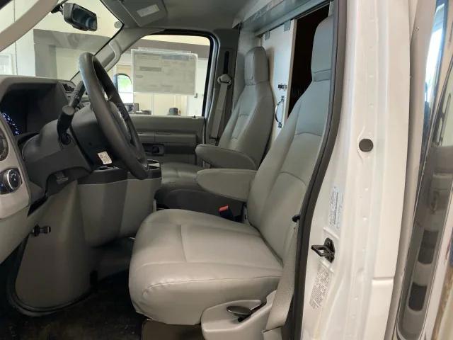 2024 Ford E-350 Cutaway E-350 SRW 138 WB